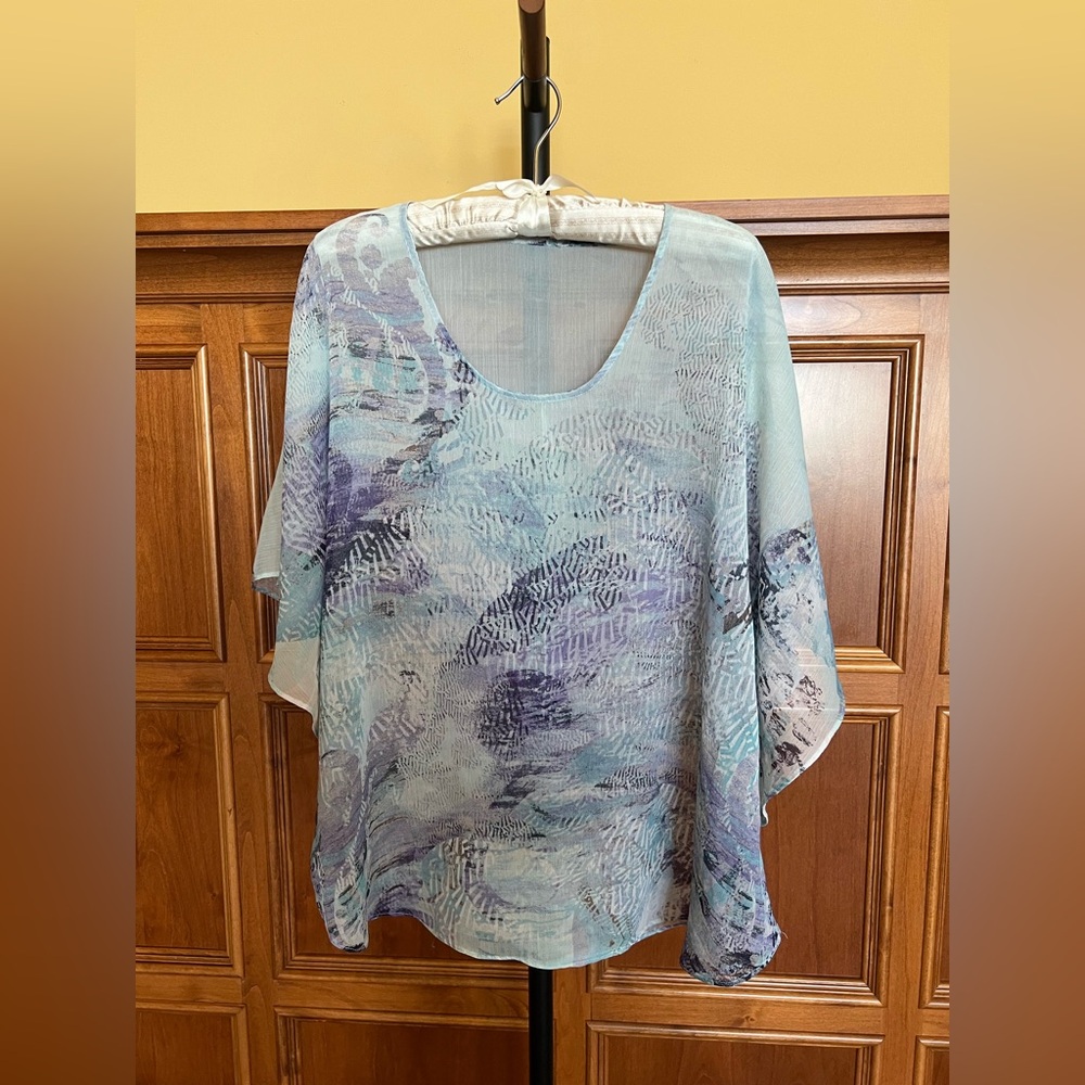Chico’s Top Sheer Abstract Print White Blue Size M